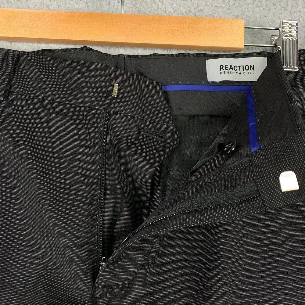 Kenneth Cole Reaction Techni-Cole 2 Piece Suit 42R Charcoal Stretch Pants 34x30